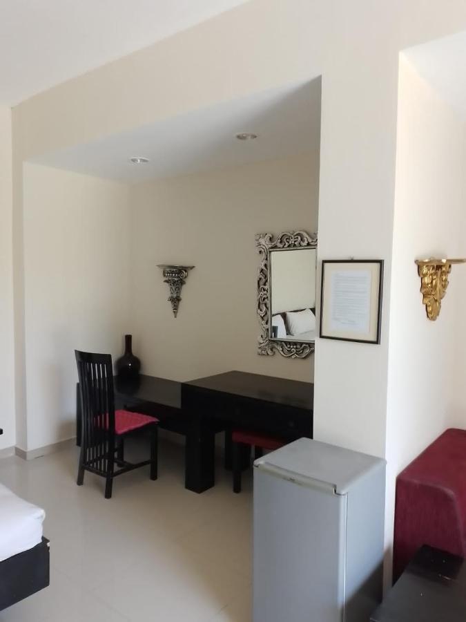 Marinos Place ليجيان المظهر الخارجي الصورة